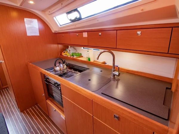 Bavaria Cruiser 41 | Stepping Stone
