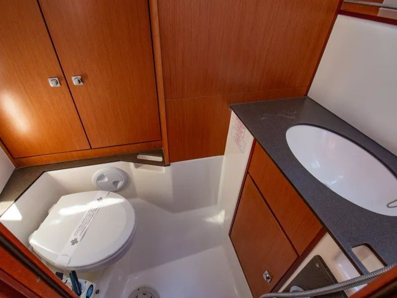 Bavaria Cruiser 37 | Stairway to Heaven