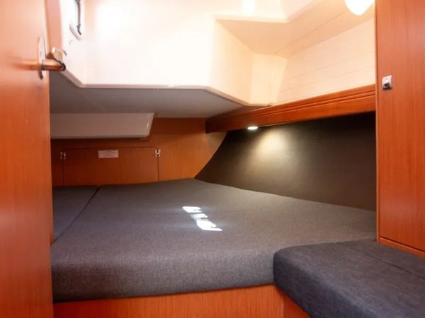 Bavaria Cruiser 37 | Stairway to Heaven