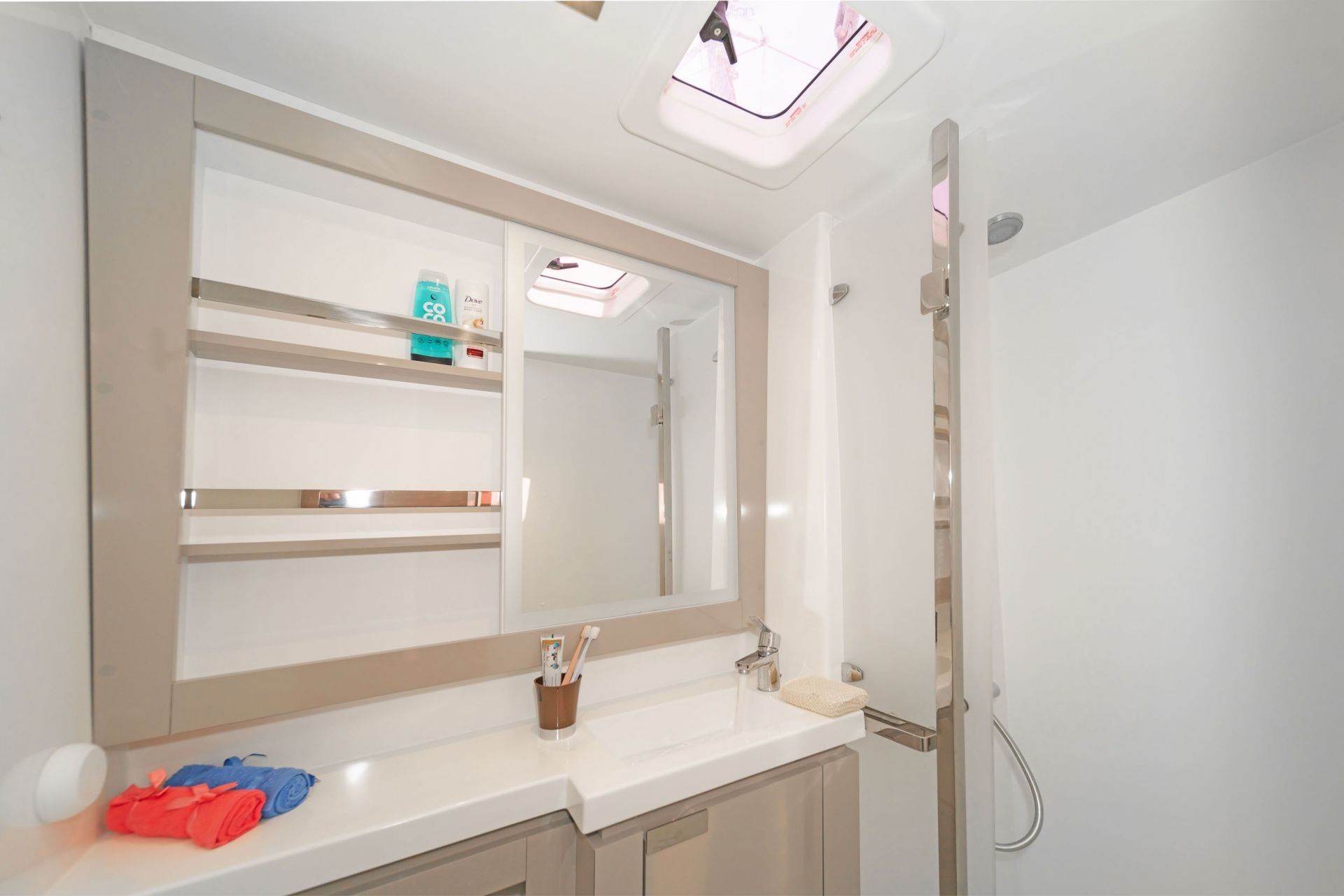 Fountaine Pajot Elba 45 | Night Breeze