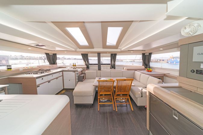 Fountaine Pajot Elba 45 | Night Breeze