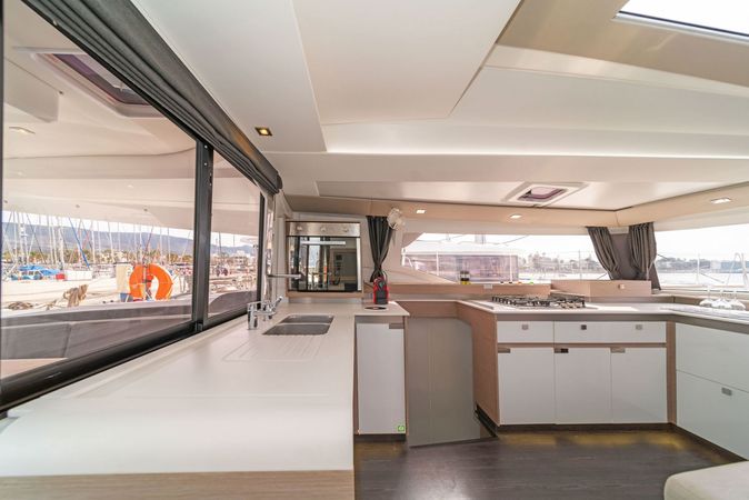 Fountaine Pajot Elba 45 | Night Breeze