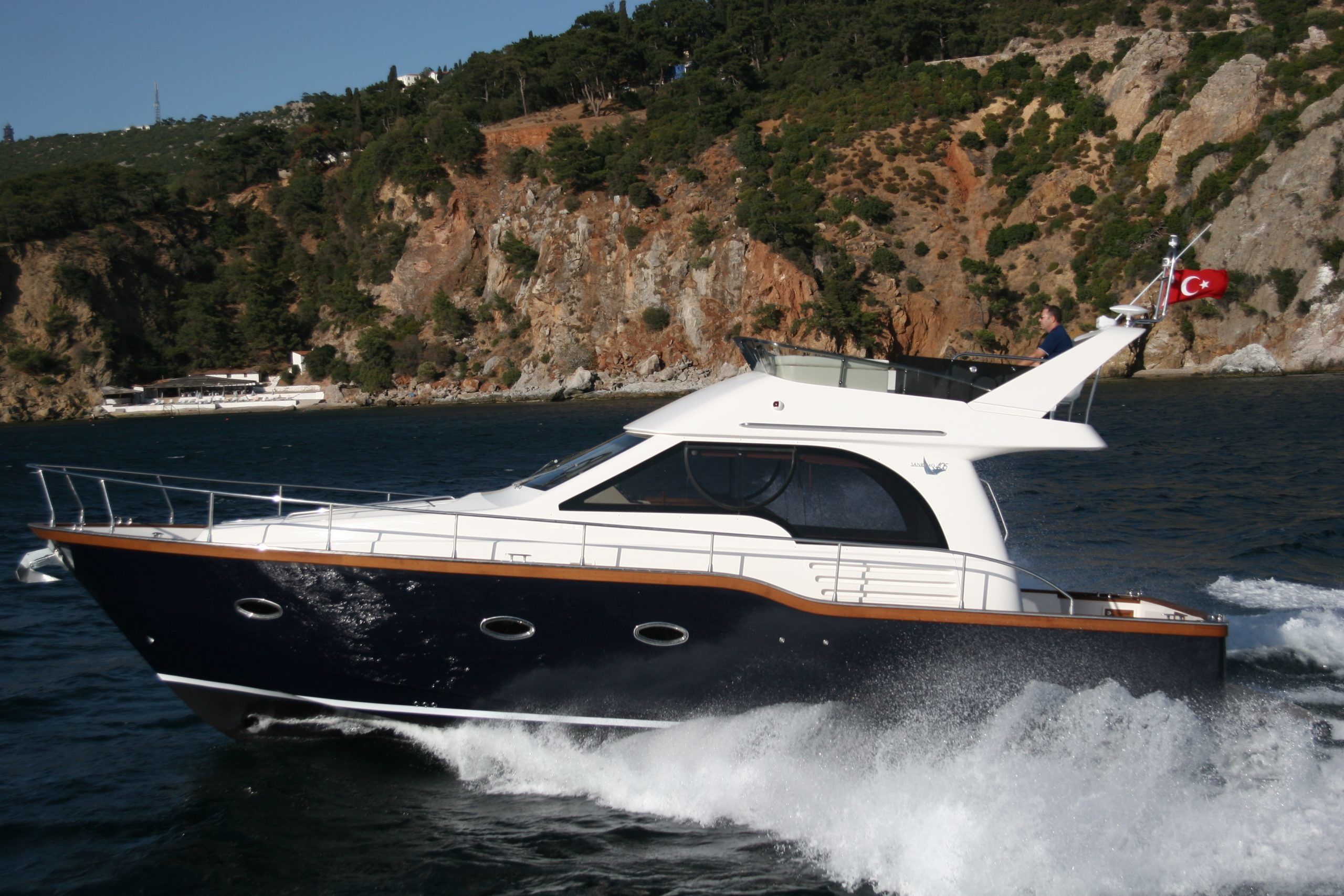 Viking Marin 405 Fly | Nirvana