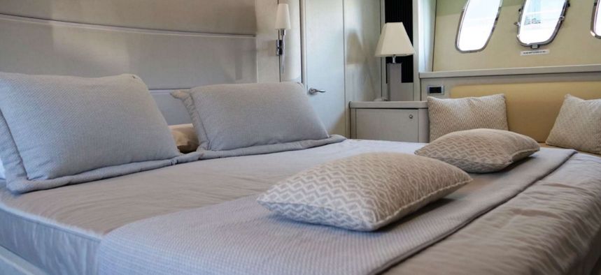 Sunseeker 82 | Light Blue