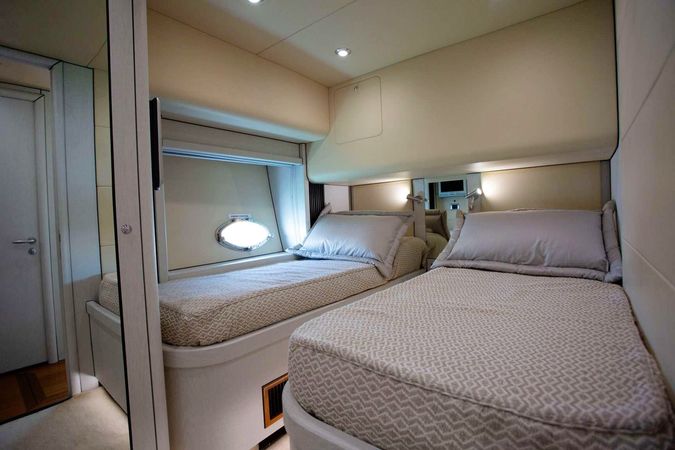 Sunseeker 82 | Light Blue