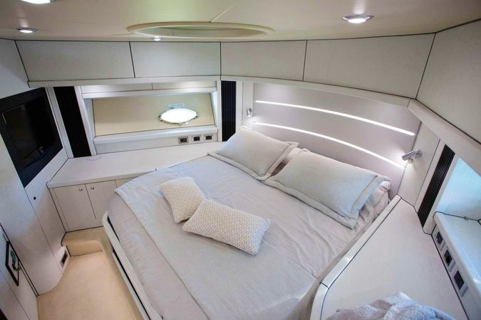 Sunseeker 82 | Light Blue