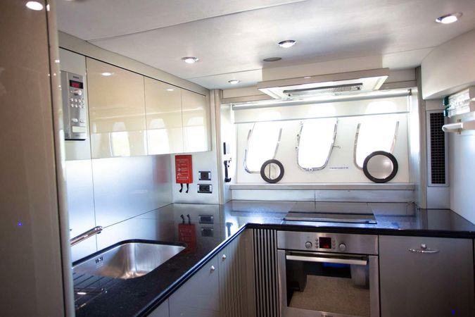 Sunseeker 82 | Light Blue