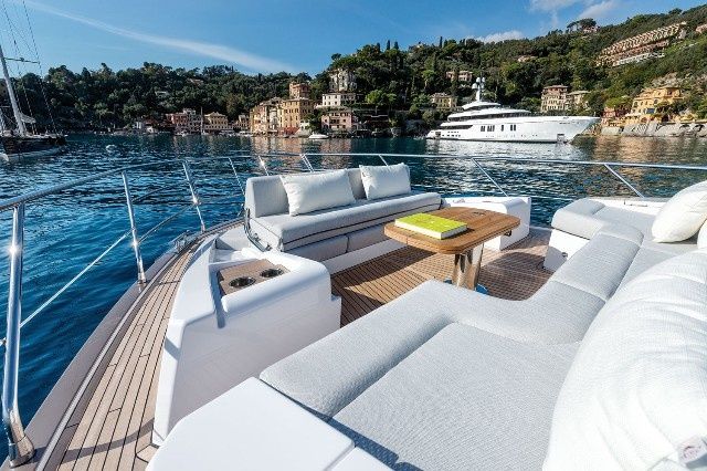 Azimut 60 | Aluminia