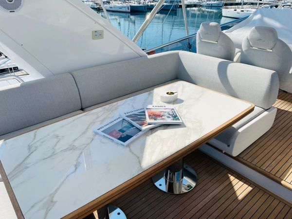 Azimut 60 | Aluminia