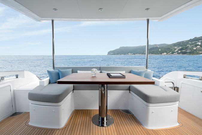 Azimut 55 | Illyrius