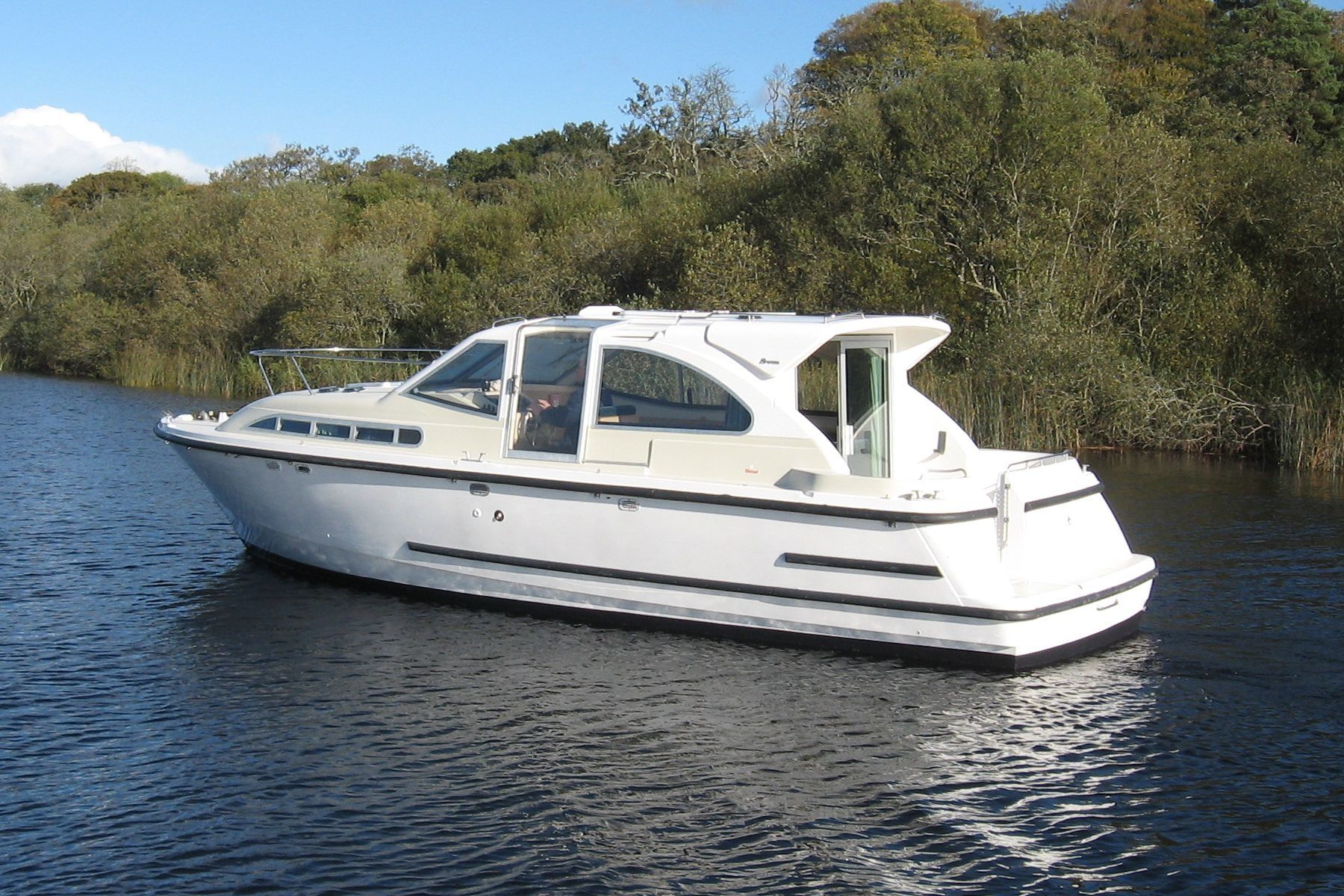 Houseboat Limerick 34 Banagher 2 for rent Ireland Boataround