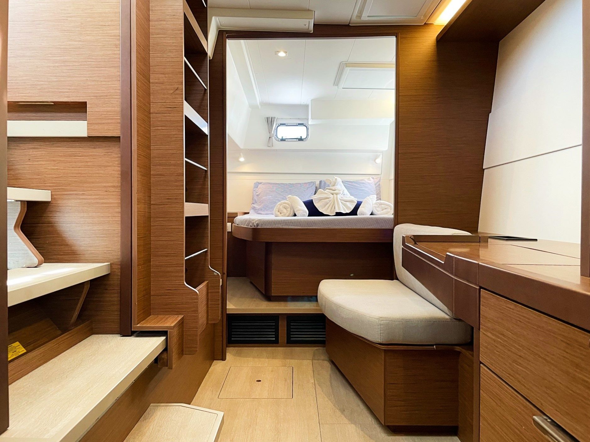 Lagoon 42 | Moon Dance