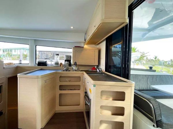 Lagoon 42 | Moon Dance