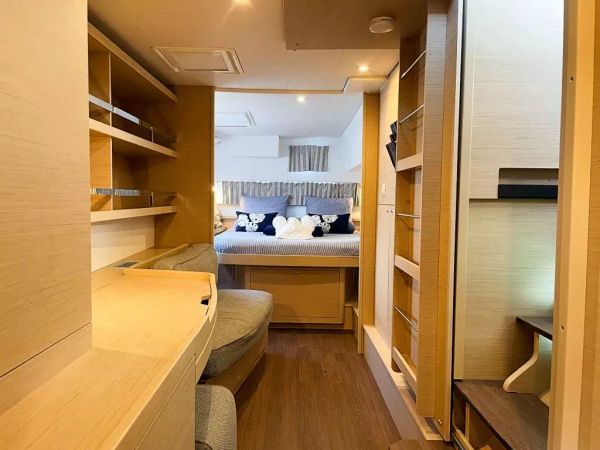 Lagoon 42 | Moon Dance