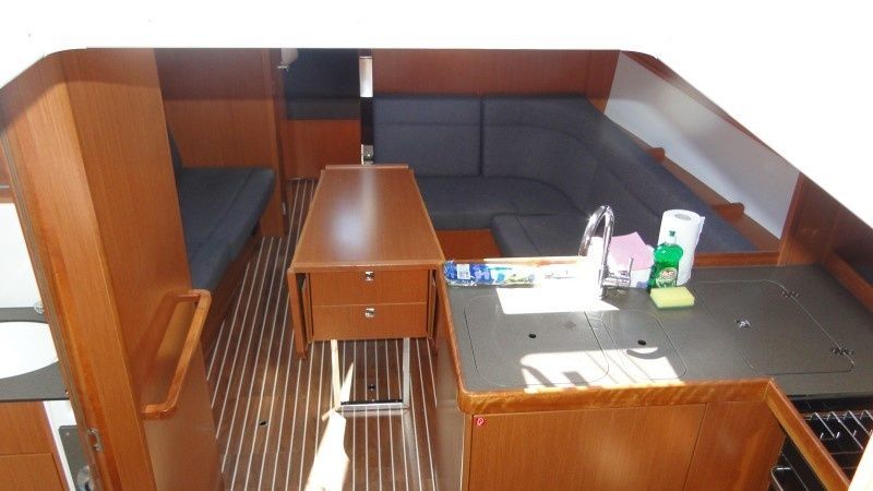 Bavaria Cruiser 37 | Haydn