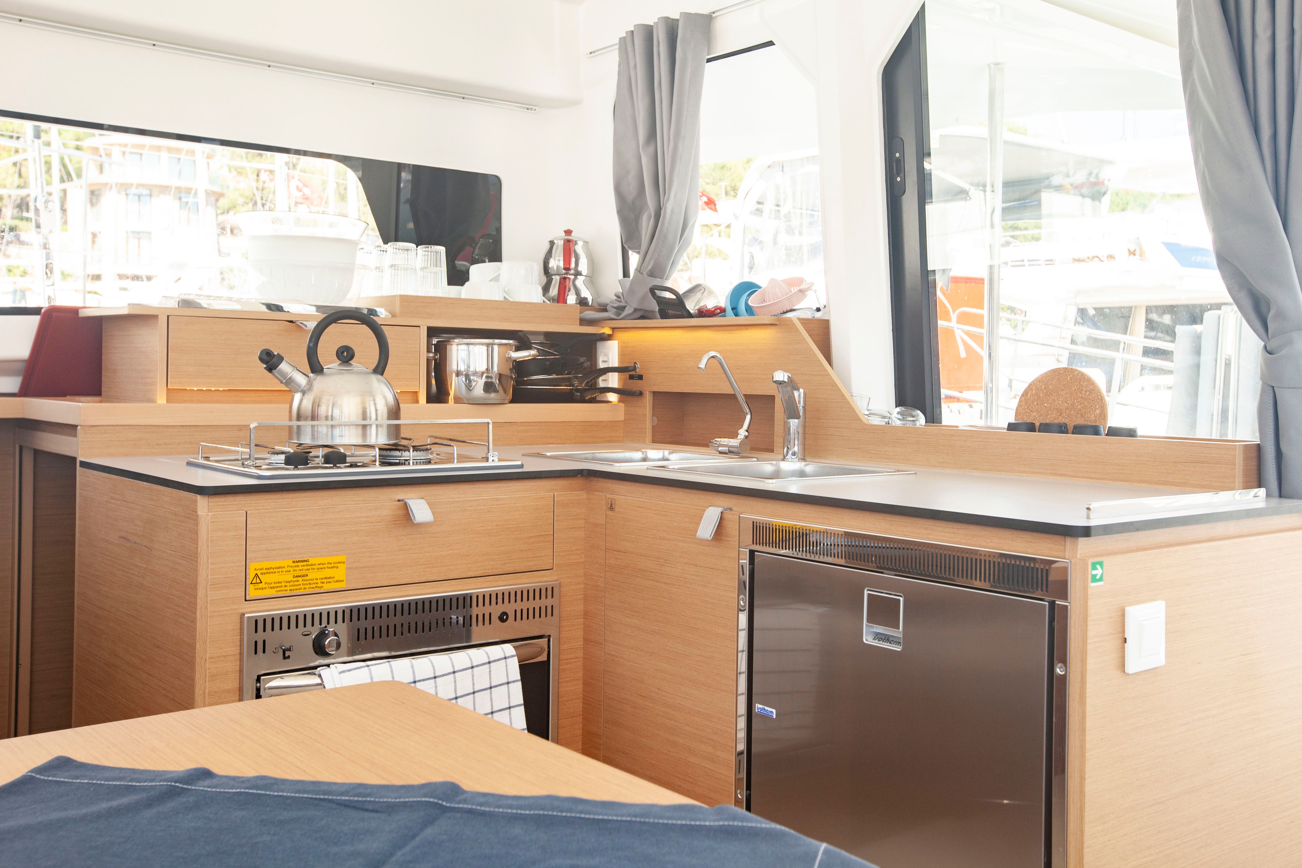 Excess 11 | Teo & Kuzey