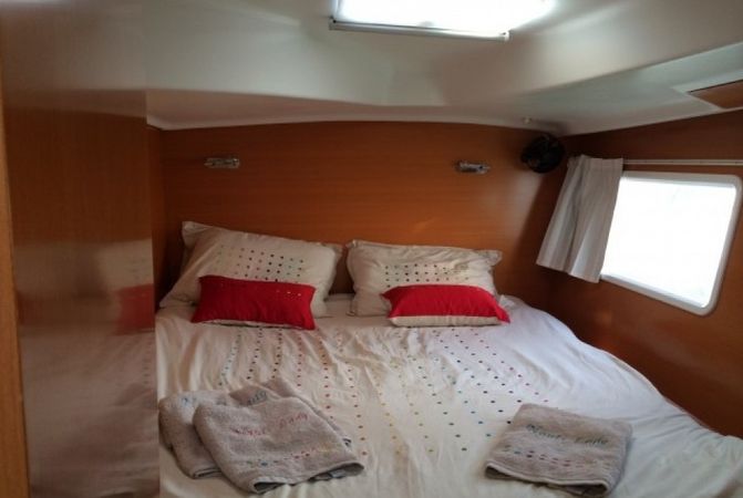 Lagoon 380 S2 | Nauti Lady