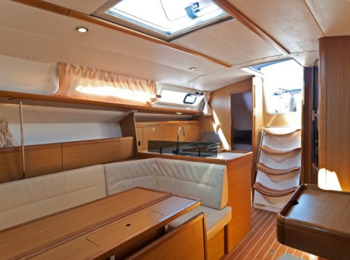 Jeanneau Sun Odyssey 39i | Bookie Too