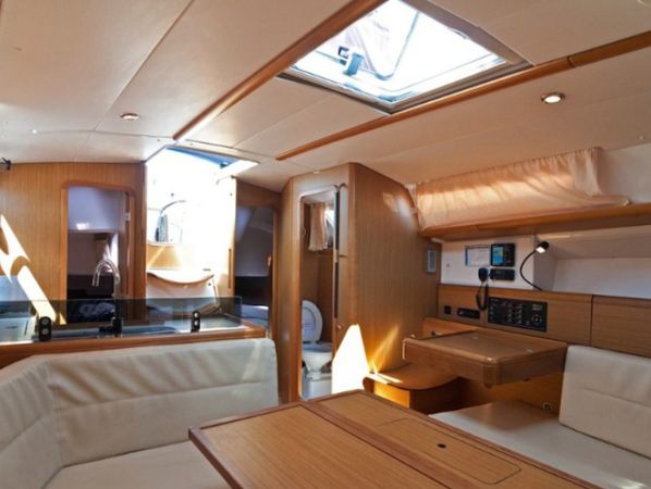 Jeanneau Sun Odyssey 39i | Bookie Too