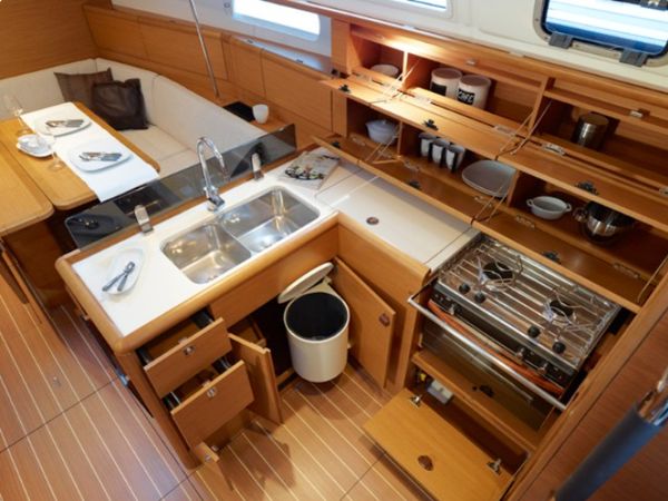 Jeanneau Sun Odyssey 39i | Bookie Too