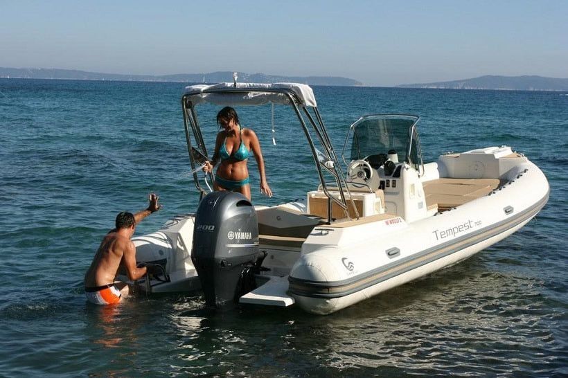 Capelli Tempest 700 | Cap 703