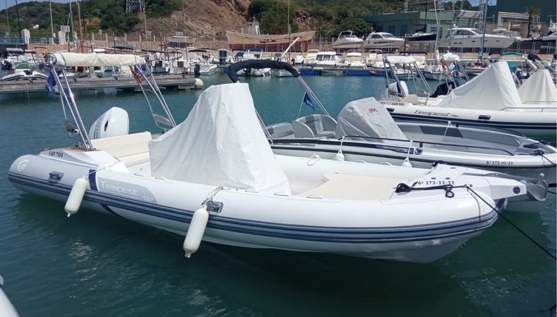 Capelli Tempest 700 | Cap 703