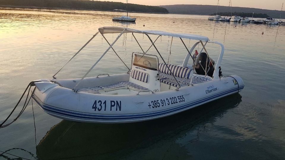 Motorboat Zodiac Medline 2 Zodiac For Rent Croatia Boataround Motorboat Zodiac Medline 2 Zodiac For Rent Croatia Boataround