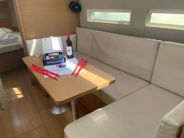 Jeanneau Sun Odyssey 410 | High Time