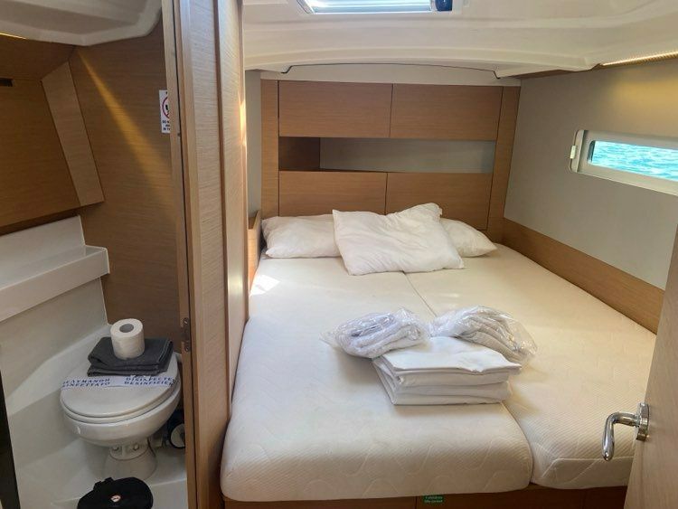 Jeanneau Sun Odyssey 410 | High Time