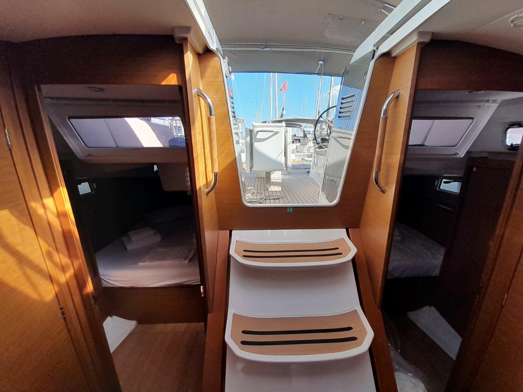 Jeanneau Sun Odyssey 490 | Yada