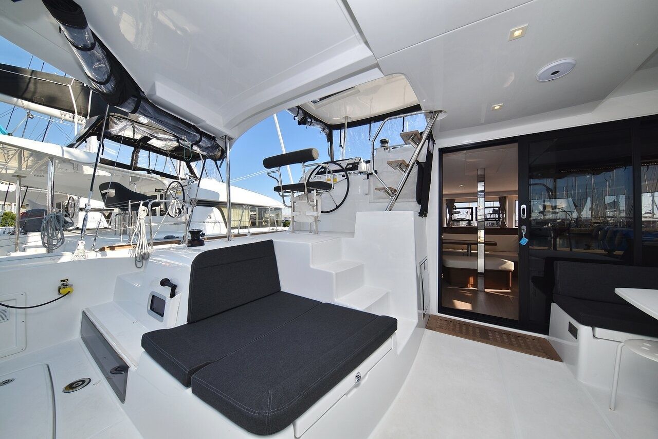 Lagoon 42 | Zeus