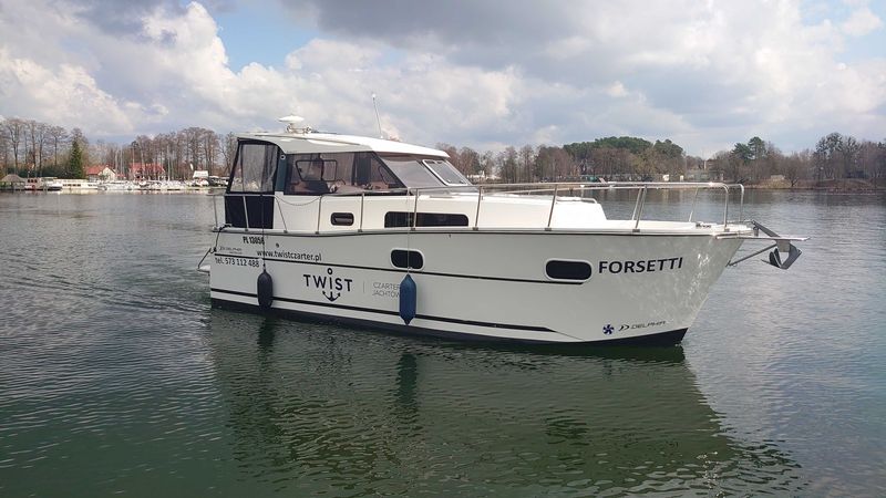 Delphia Nautika 830 | Forsetti