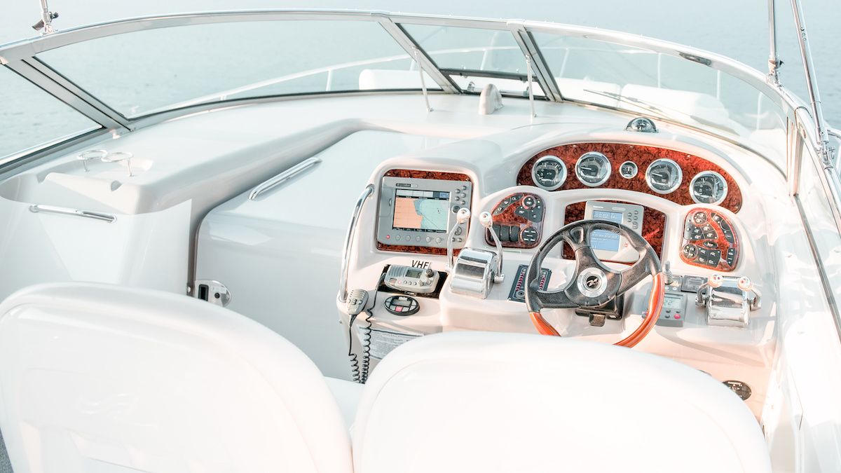 Sea Ray 375 | Escape