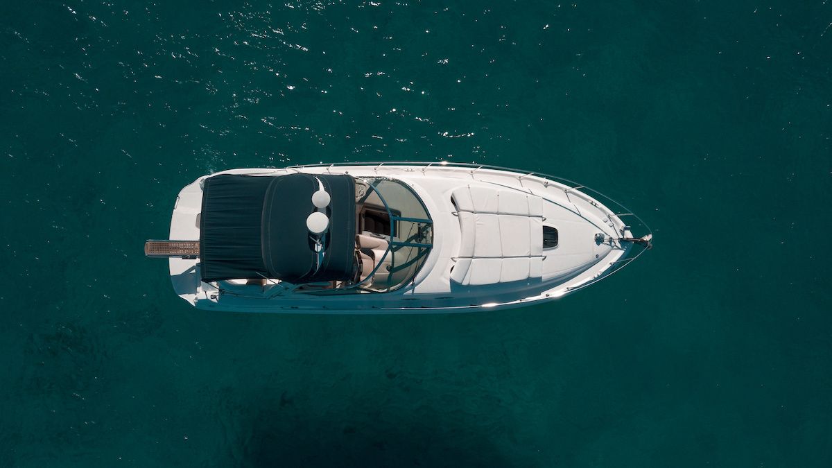 Sea Ray 375 | Escape