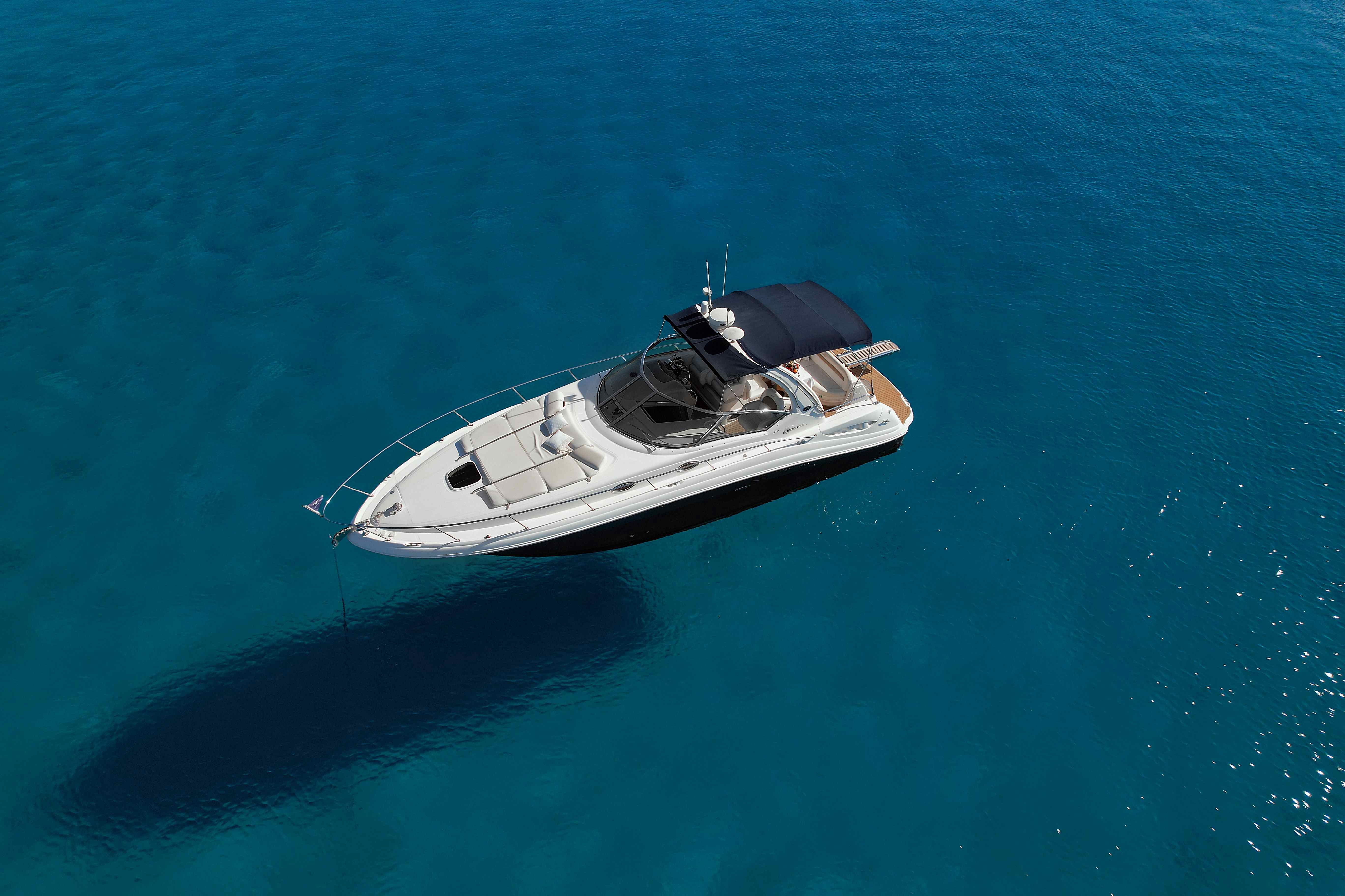 Sea Ray 375 | Escape