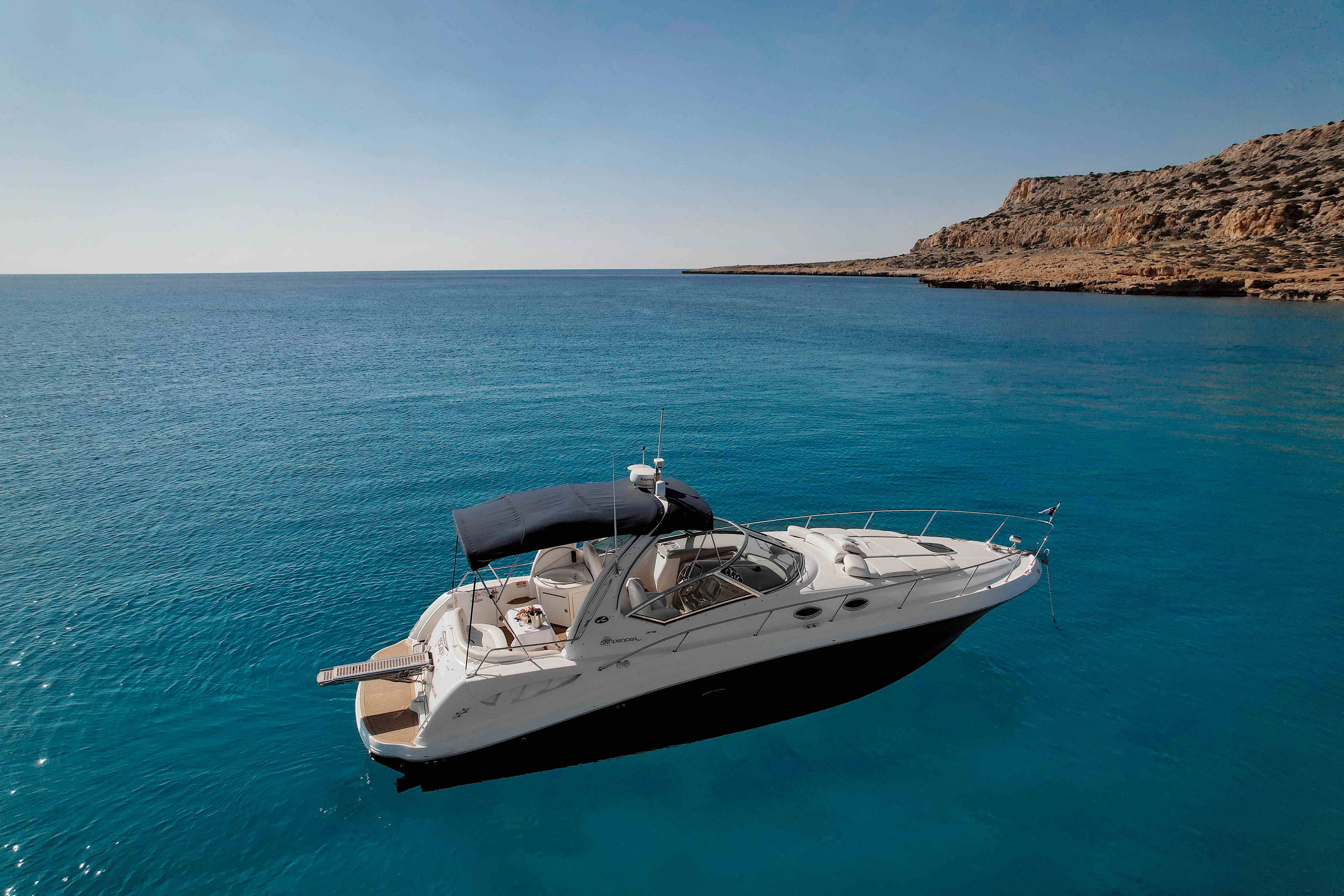 Sea Ray 375 | Escape