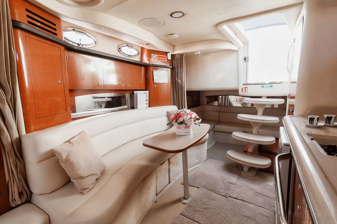 Sea Ray 375 | Escape