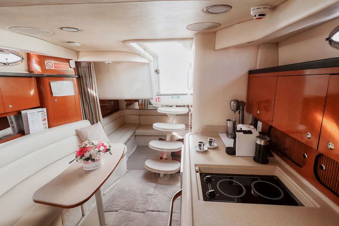 Sea Ray 375 | Escape