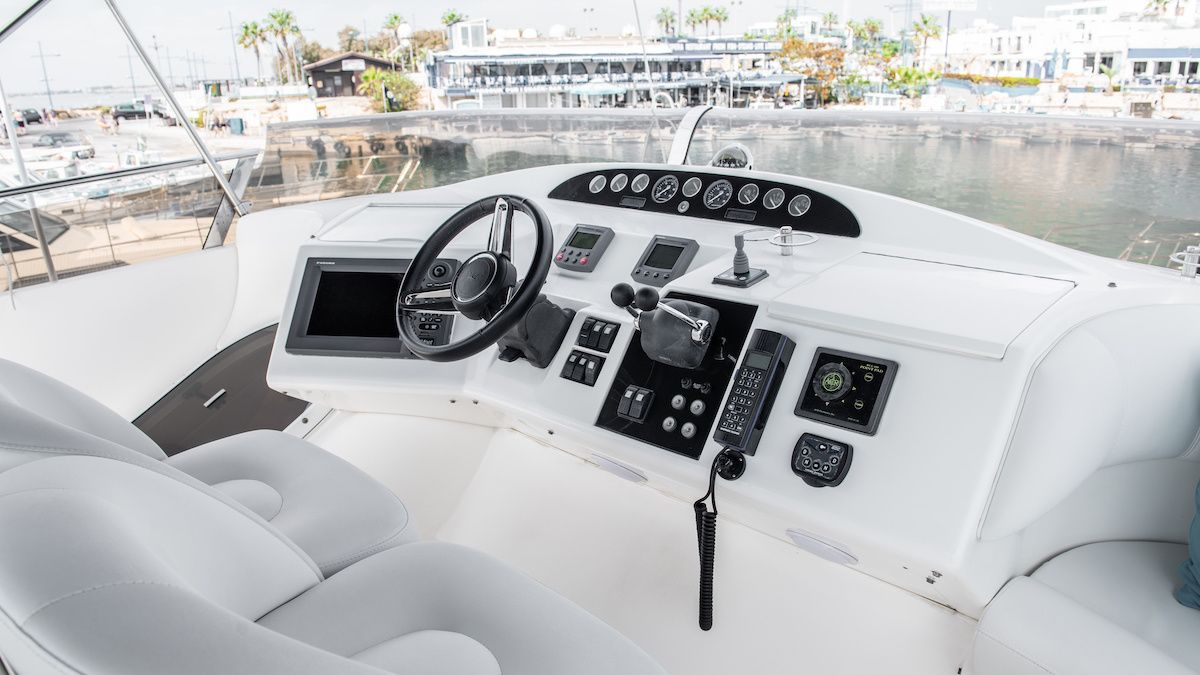 Princess 61 Fly | Mona