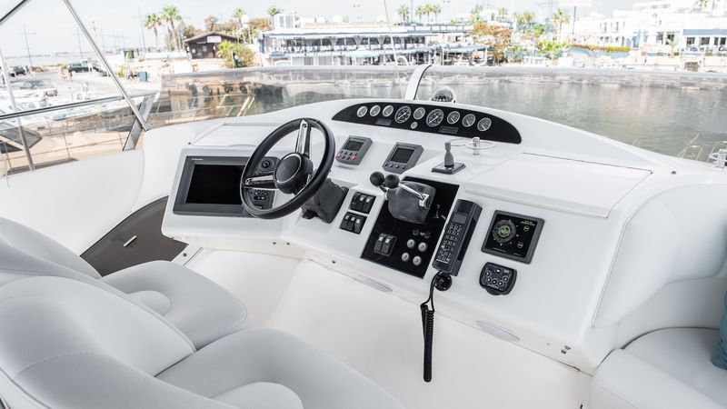 Princess 61 Fly | Mona