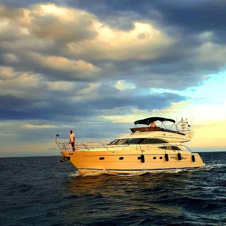 Princess 61 Fly | Mona