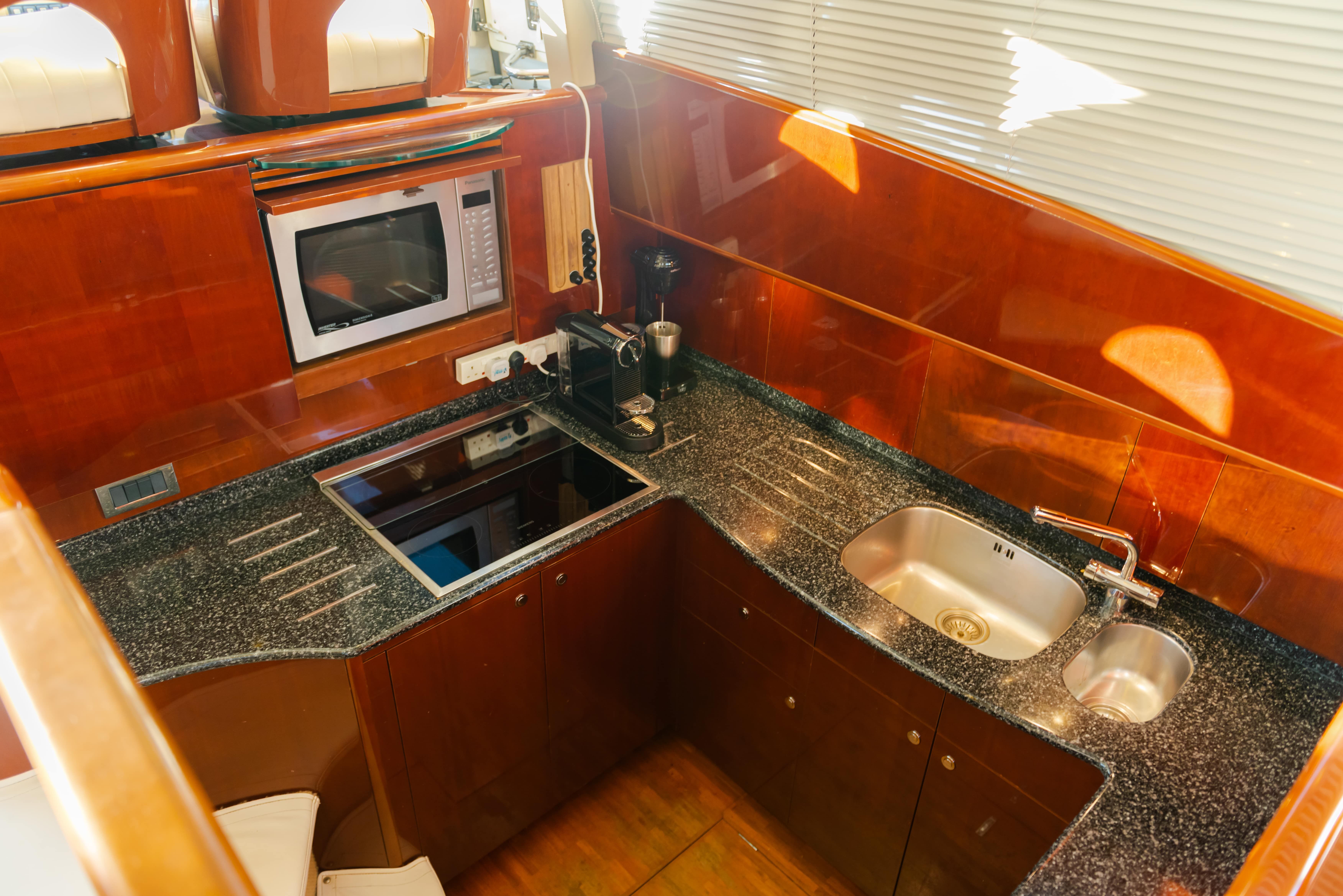 Princess 61 Fly | Mona