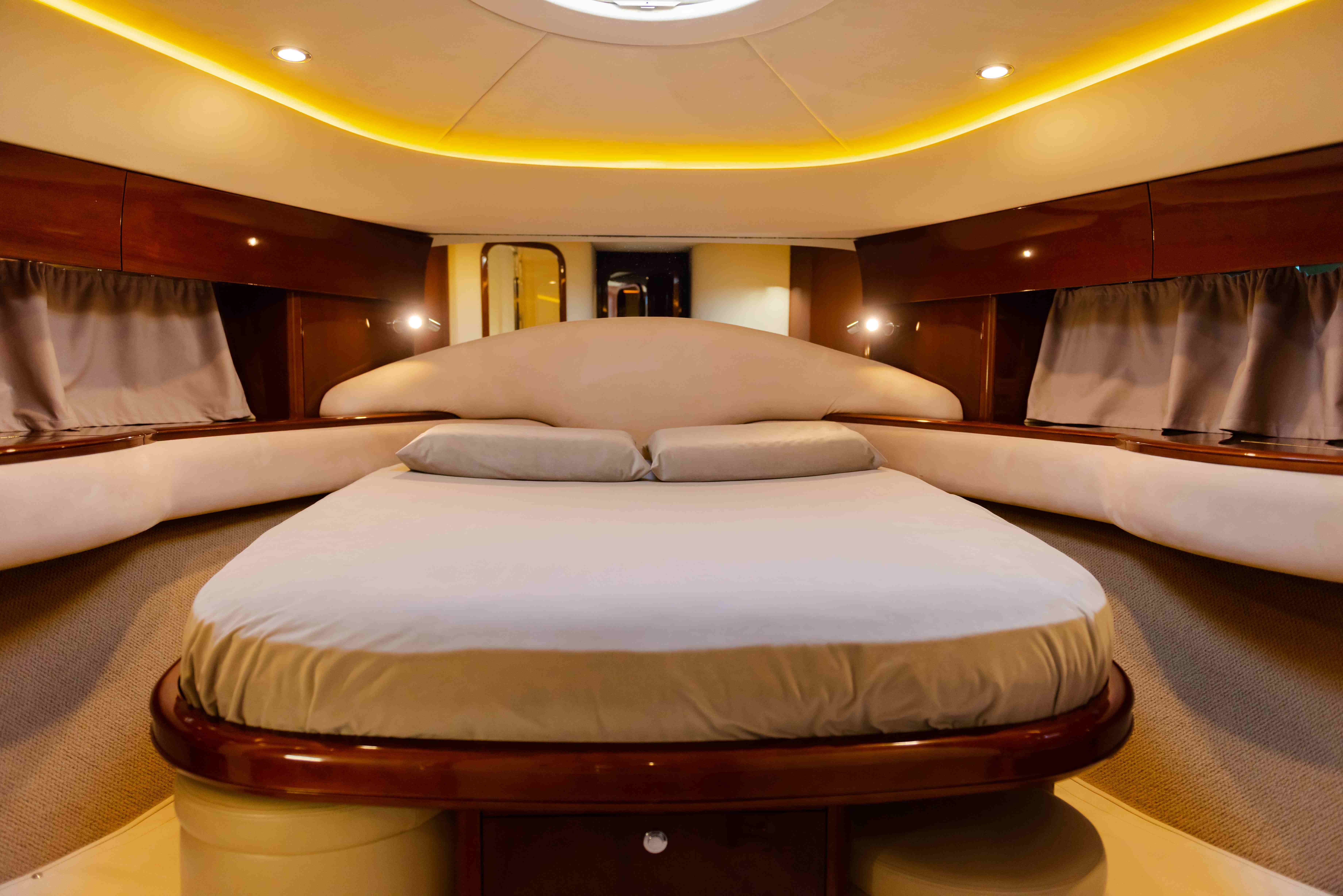 Princess 61 Fly | Mona