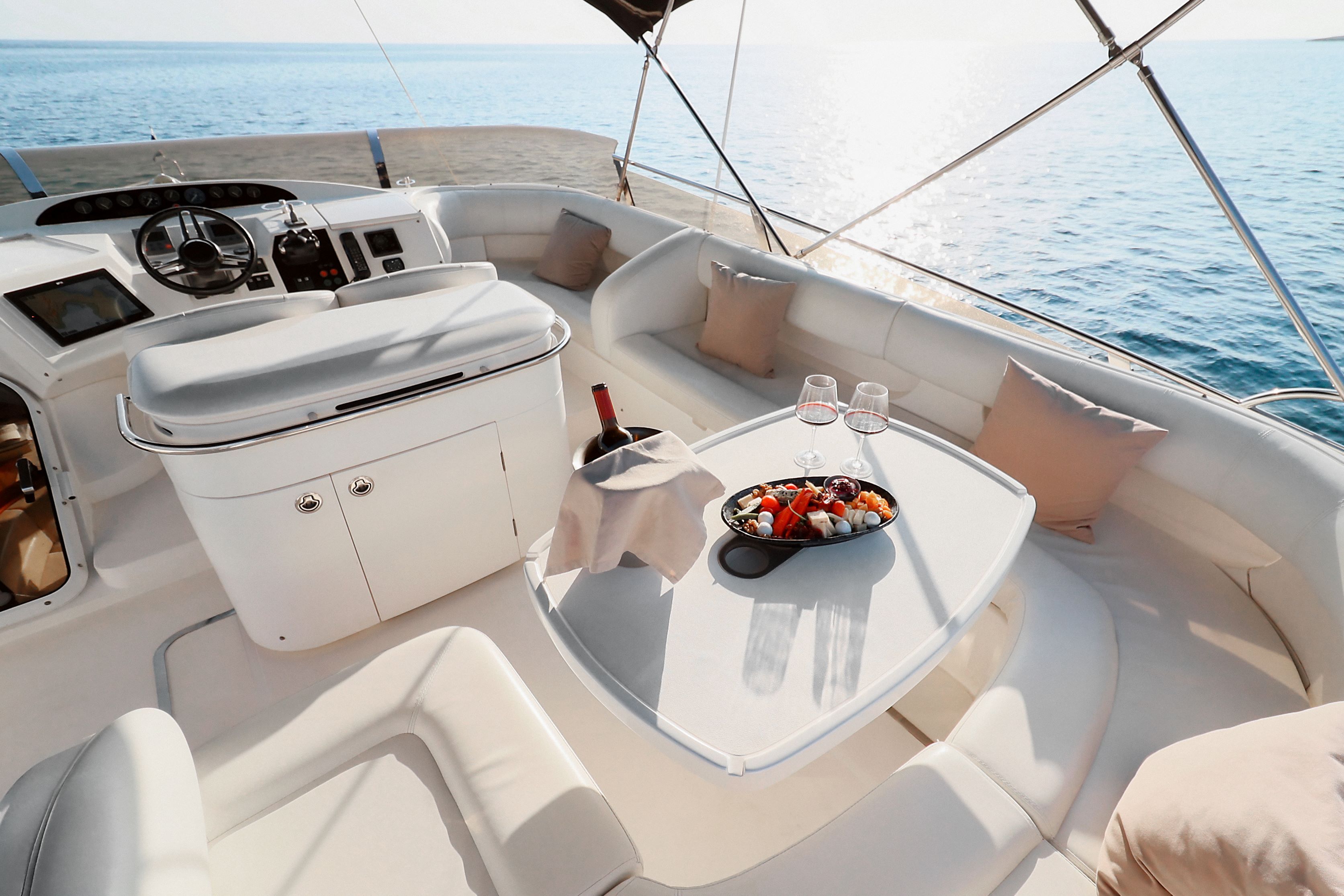 Princess 61 Fly | Mona