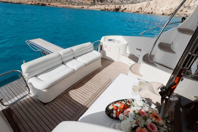 Azimut 42 | Time Out