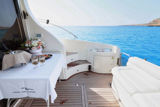 Azimut 42 | Time Out