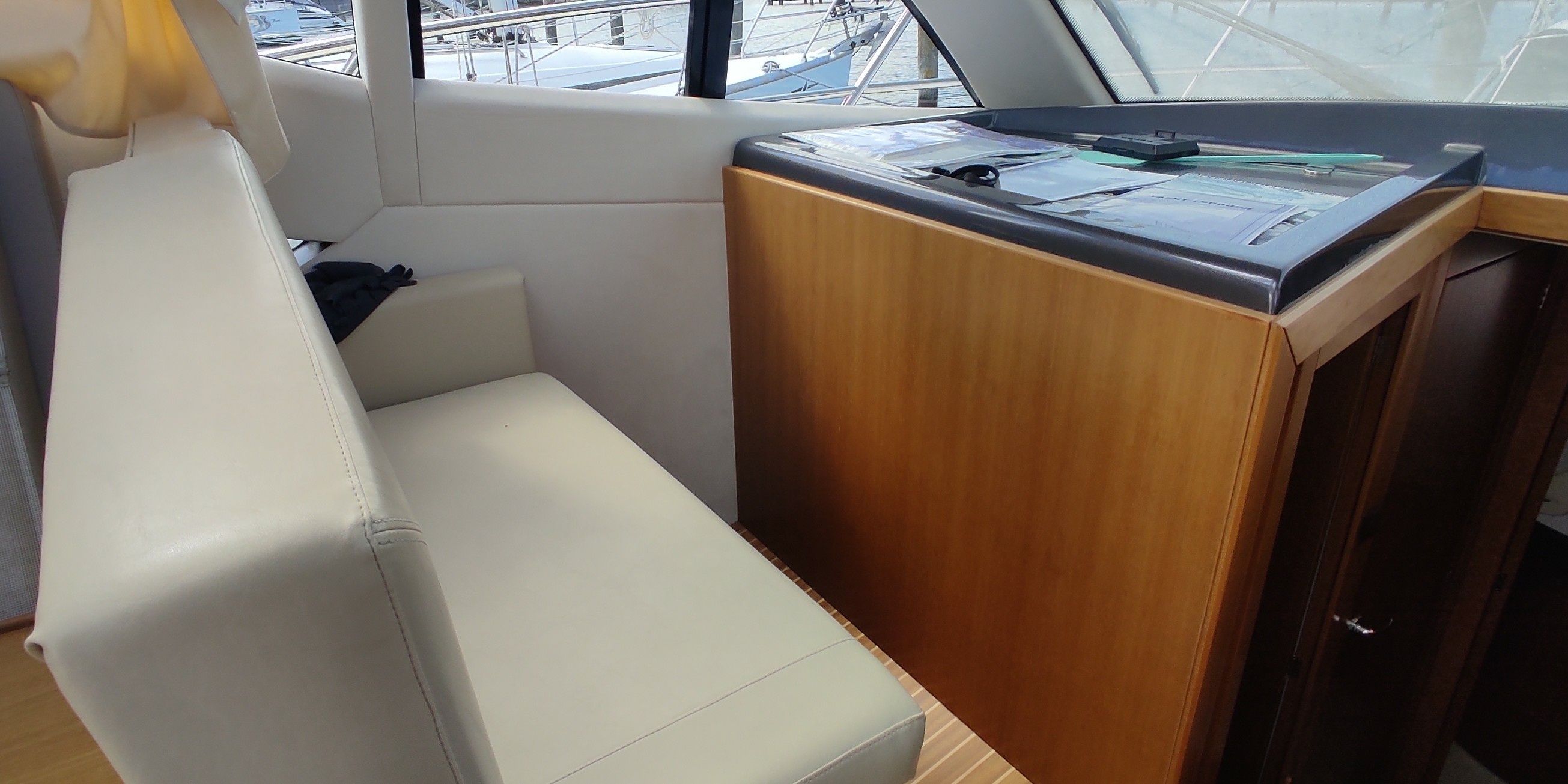 Galeon 350 | Mola Htc