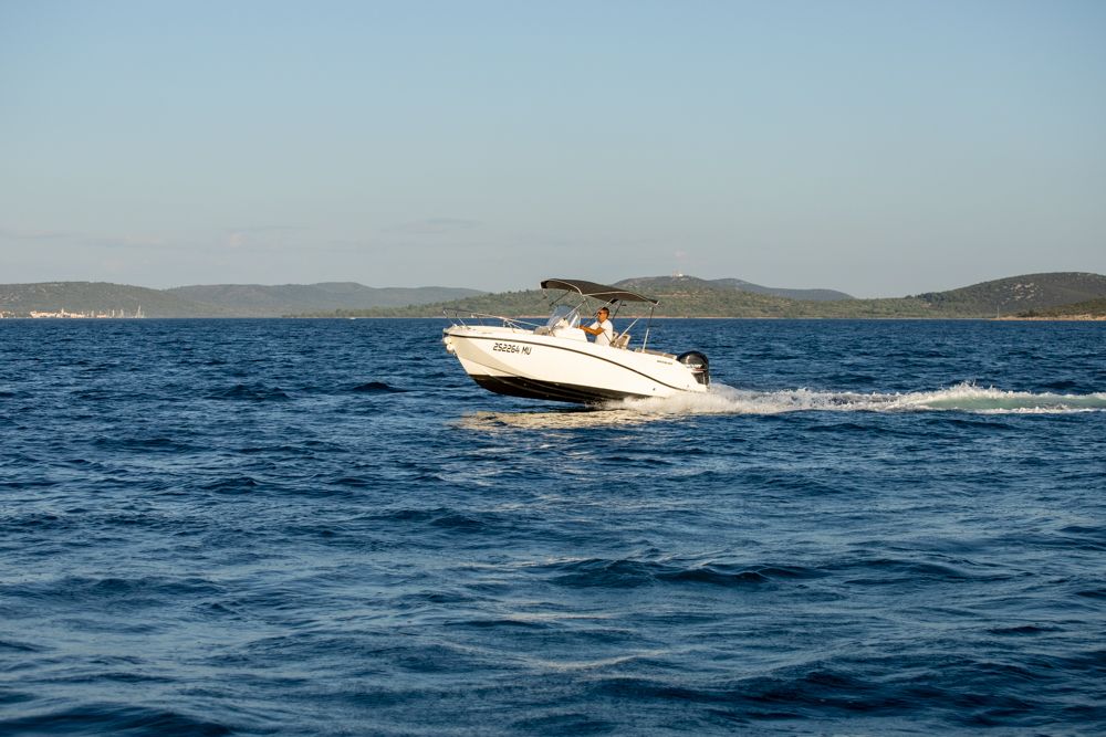 Quicksilver 555 | Activ