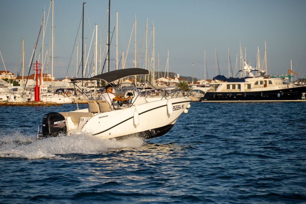 Quicksilver 555 | Activ