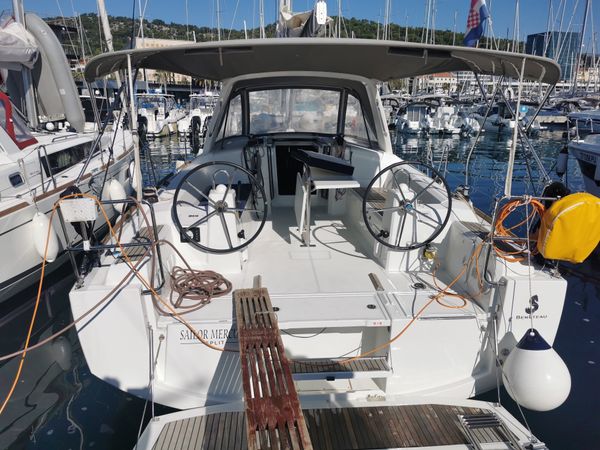 Beneteau Oceanis 38.1 | Sailor Mercury